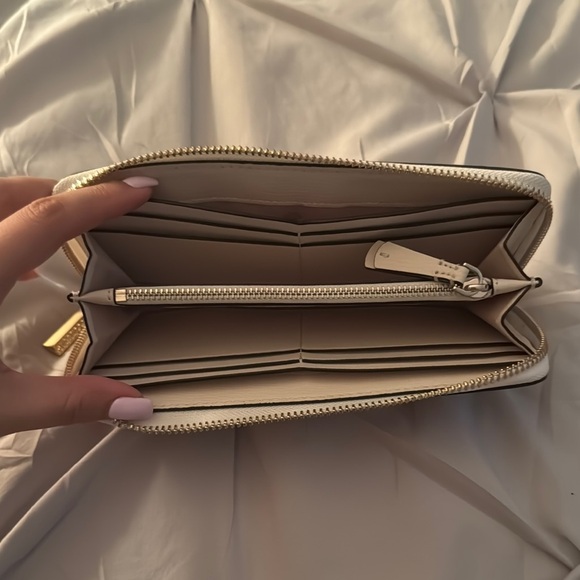 Kate Spade Cream Leather Wallet with Gold Zipper - Picture 7 of 7
